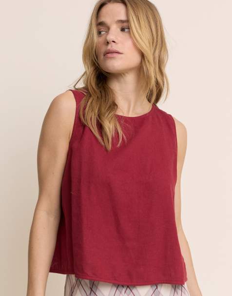 Top rojo oscuro con cuello barco y detalle cruzado en la espalda de mezcla de lino Tulip de Nobody's Child - view 1
