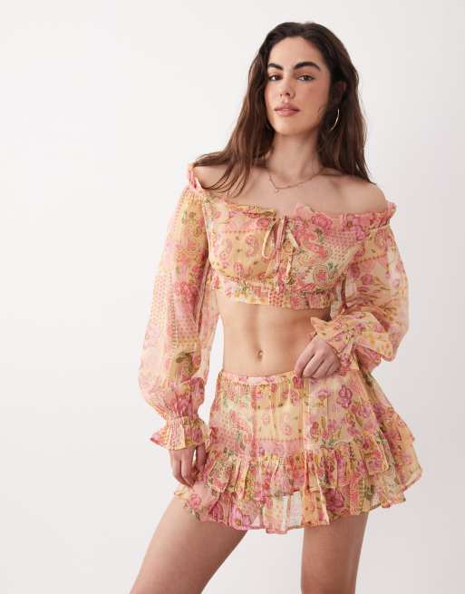 Top rosa con estampado de cachemir y escote Bardot de Aray, 2 de 4