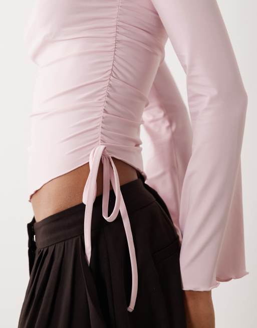 Top rosa con mangas acampanadas y detalle de cordón ajustable de ASOS DESIGN, 3 de 4