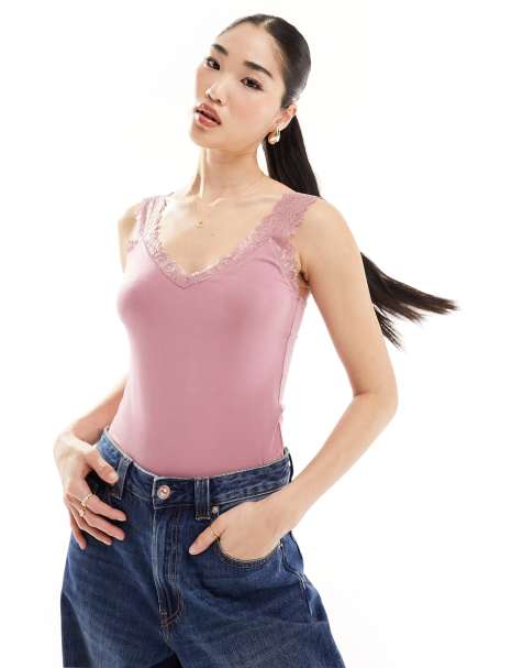 Top rosa pétalo de tirantes de punto con ribetes de encaje de Vero Moda - view 1