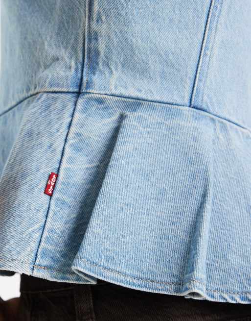 Top vaquero azul de tirantes con sobrefalda de Levi's, 2 de 4