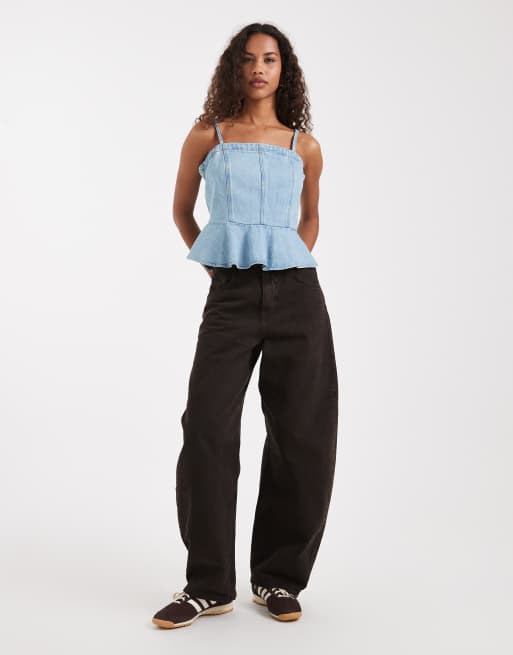 Top vaquero azul de tirantes con sobrefalda de Levi's, 3 de 4