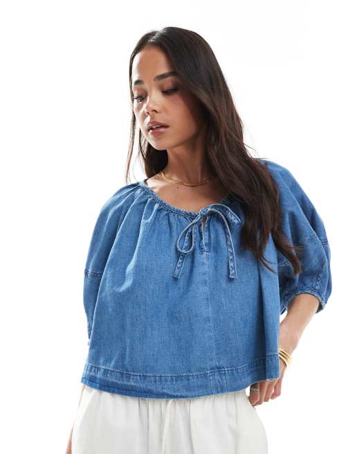 Top vaquero azul medio con lazada delantera de denim ligero de ASOS DESIGN, 4 de 4