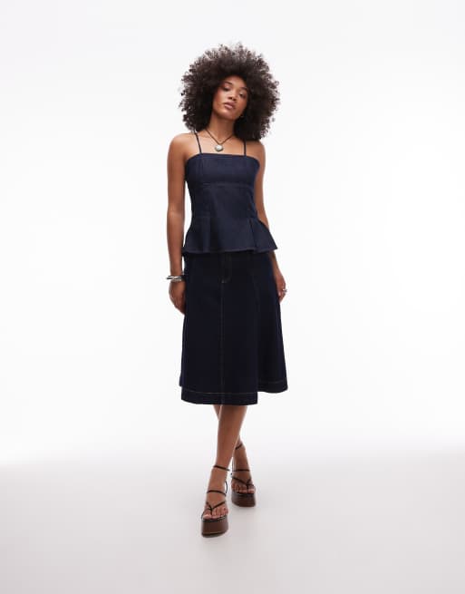 Top vaquero azul medio de tirantes con sobrefalda de Topshop