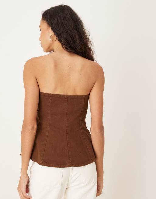 Top vaquero marrón chocolate estructurado con escote palabra de honor y sobrefalda de ASOS DESIGN, 4 de 4