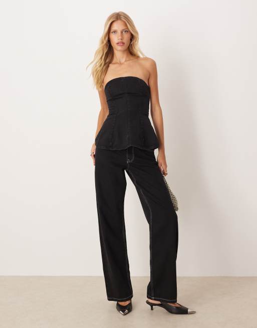 Top vaquero negro estructurado con escote palabra de honor y sobrefalda de ASOS DESIGN, 2 de 4