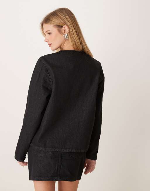 Top vaquero negro lavado de manga larga con lazada delantera de ASOS DESIGN, 4 de 4