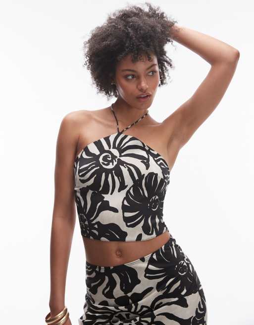 Top veraniego monocromático con cuello halter subido y estampado de helecho difuminado de satén de Topshop Tall (parte de un conjunto)