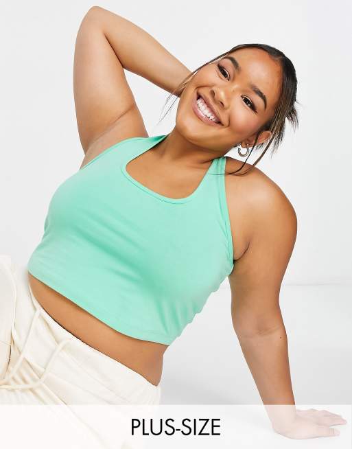 Top verde con cuello halter de COLLUSION Plus 