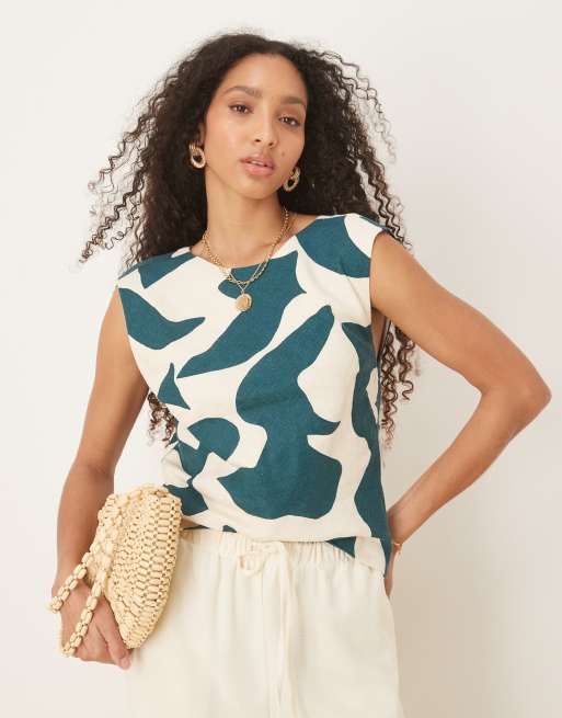 Top verde con estampado abstracto, mangas de casquillo y detalle de abertura en la espalda de Abercrombie & Fitch