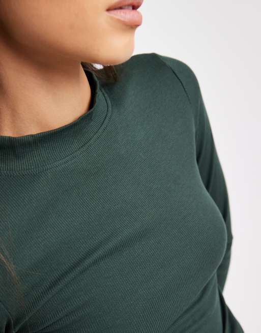 Top verde de manga larga con cuello alzado de canalé de New Look, 3 de 4