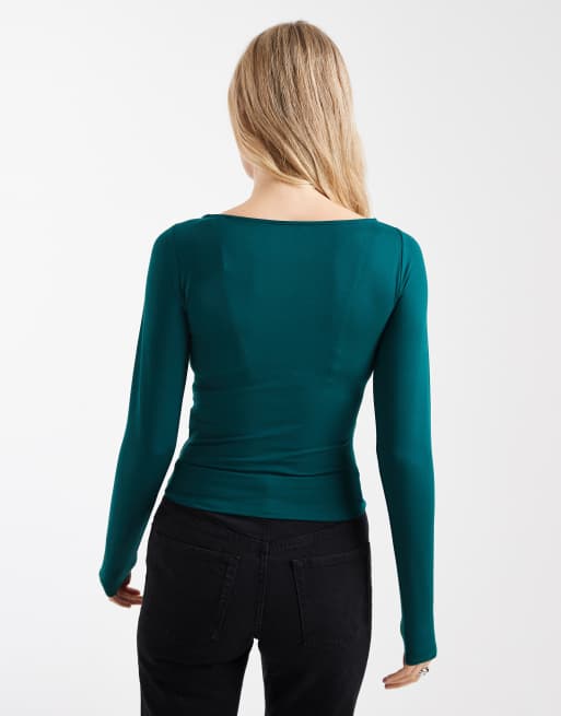 Top verde de manga larga con cuello recto sin costuras de Hollister, 4 de 4