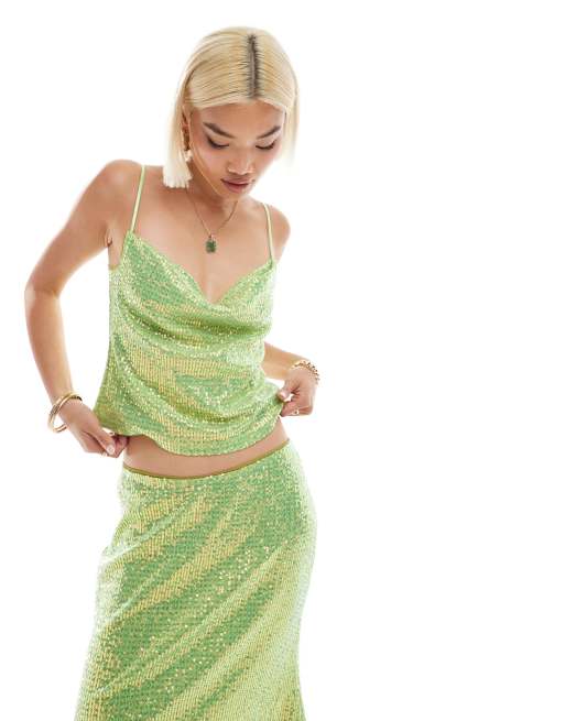 Top verde de tirantes con cuello desbocado de lentejuelas de Labelrail x Olivia Grace Herring (parte de un conjunto)
