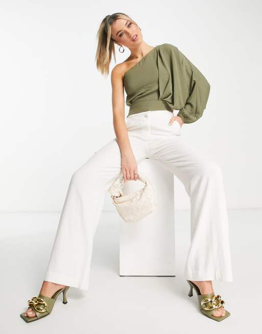 Top verde oliva asimétrico con manga murciélago drapeada de ASOS DESIGN, 4 de 4