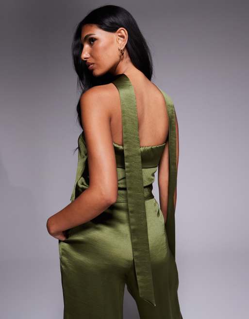 Top verde oliva con escote palabra de honor y detalle de fular al cuello de TFNC, 4 de 4