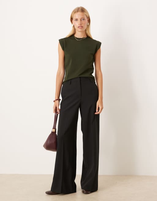 Top verde oliva estructurado con detalle de corsé de punto de ASOS DESIGN, 2 de 4