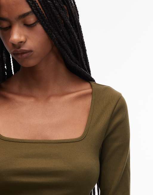 Top verde oliva oscuro de manga larga con cuello cuadrado de canalé de ASOS DESIGN, 3 de 4