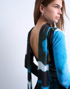 Model wearing Tophop blurred abstract print maxi dress with scarf detail in blue