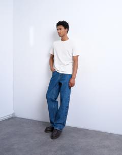 Model wearing 3 pack classic t-shirt in black, brown and ecru 