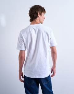 Model wearing 3 pack regular fit t-shirt in white