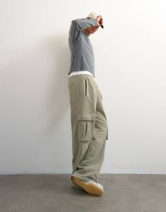 Baggy fit heavyweight twill jogger with cargo pockets in khaki
