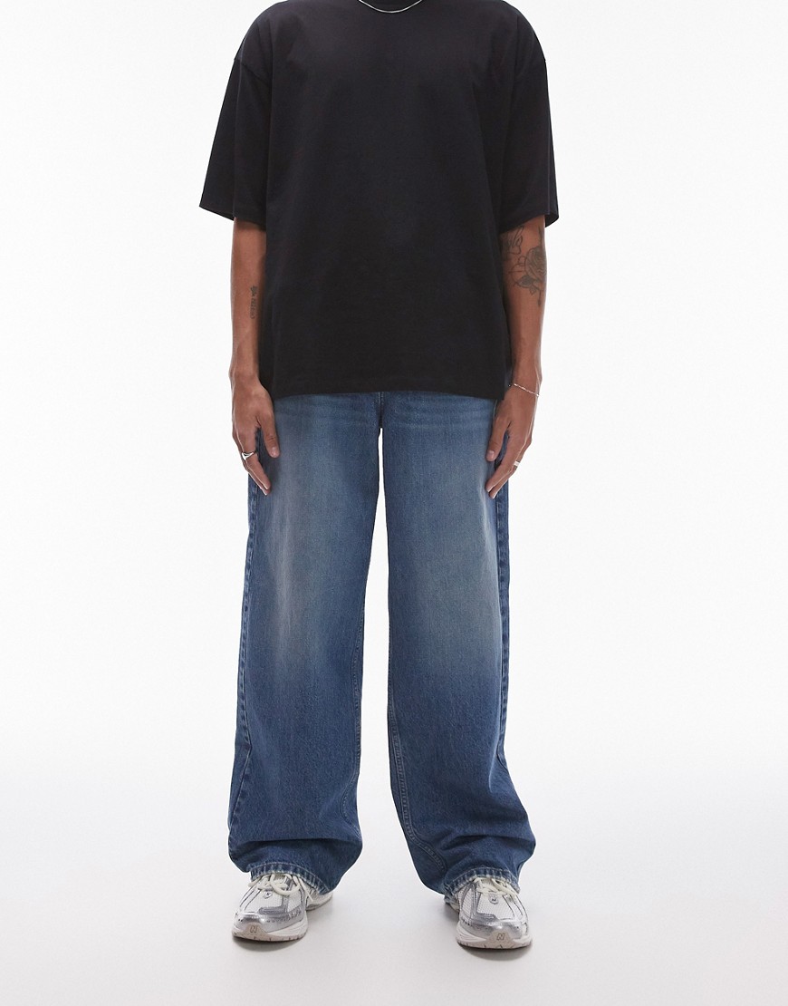 baggy jeans in mid wash blue