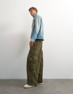 Balloon fit cargo trouser in khaki