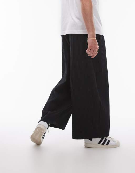 Topman balloon plisse trousers in black, 4 of 5