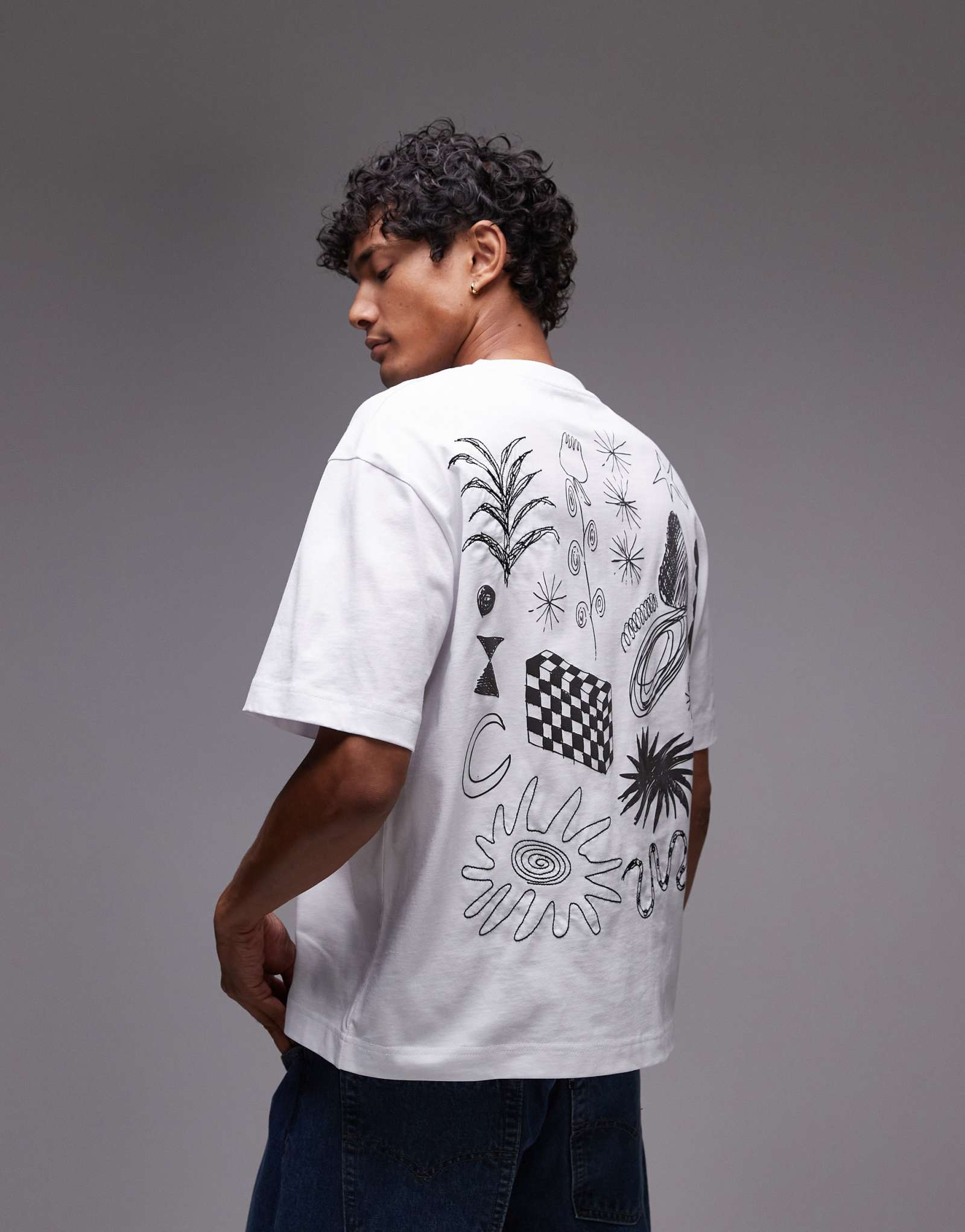 Футболка свободного покроя Topman с рисунком в виде каракулей спереди и сзади и вышивкой белого цвета