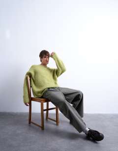 Model wearing Canvas barrel trouser in khaki