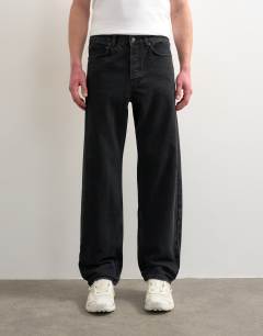 Circular design rigid straight jean in washed black
