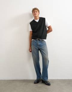 Model wearing Classic fit fine knit tank in black