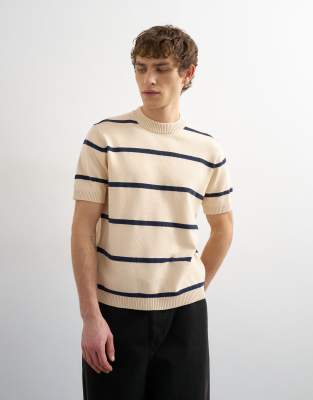 Classic fit knitted stripe t-shirt with stripe in cream