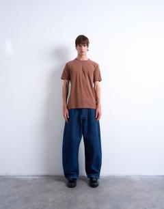 Model wearing Classic fit lightweight t-shirt in brown