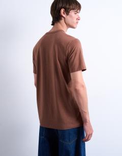 Model wearing Classic fit lightweight t-shirt in brown