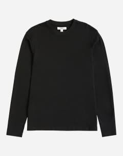 Model wearing Classic fit long sleeve t-shirt in black
