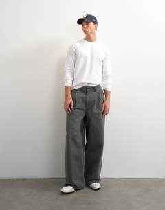 Classic fit long sleeve t-shirt in white