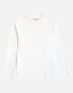 Model wearing Classic fit long sleeve t-shirt in white