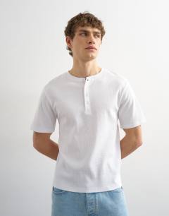 Classic fit ribbed henley t-shirt in white