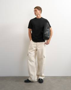 Model wearing Classic fit t-shirt in black