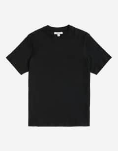 Model wearing Classic fit t-shirt in black