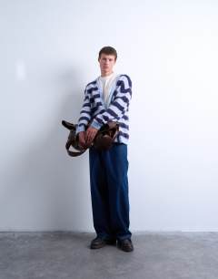 Model wearing Classic fit t-shirt in ecru