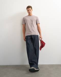 Model wearing Classic fit t-shirt in grey