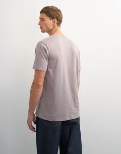 Model wearing Classic fit t-shirt in grey