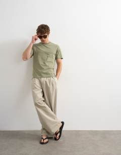 Model wearing Classic fit t-shirt in khaki