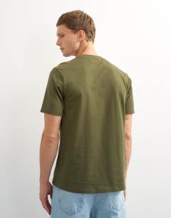 Model wearing Classic fit t-shirt in khaki