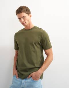 Model wearing Classic fit t-shirt in khaki
