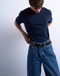 Model wearing Classic fit t-shirt in navy