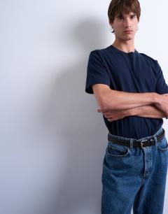 Model wearing Classic fit t-shirt in navy