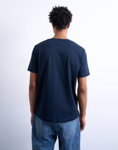 Model wearing Classic fit t-shirt in navy 